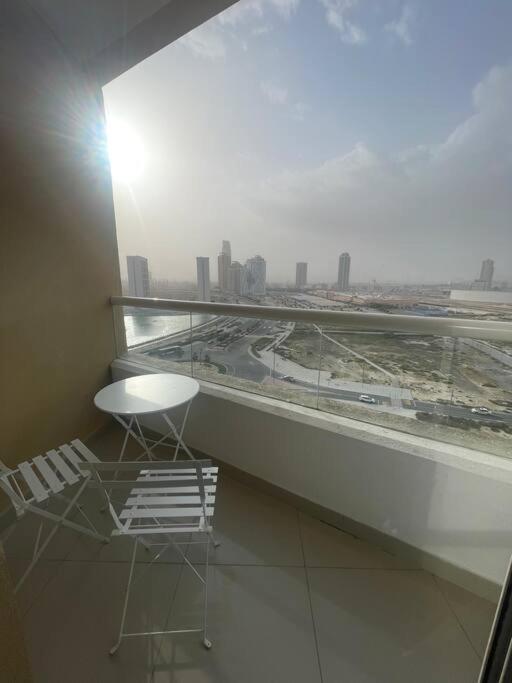 Cozy Studio Apartment In Impz Dubai Exteriör bild